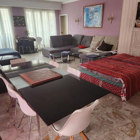 Big Apart 140M2 5Min Walk To Beach Sea &Promenade 3 Double Rooms,Big Living Room 42M2, 3 Showers,9 Beds, Free Parking Nisa Exterior foto