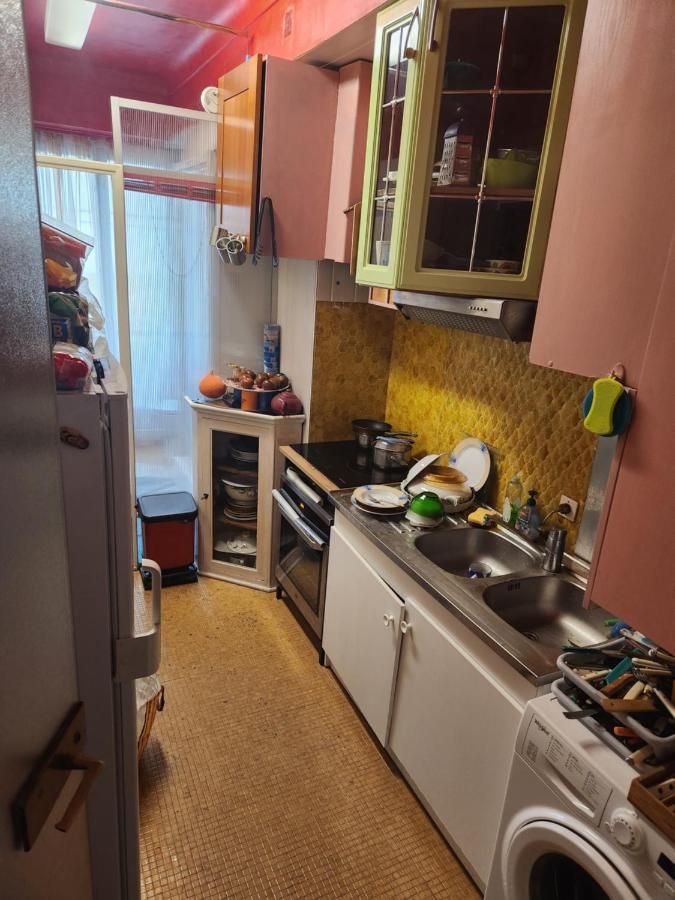 Big Apart 140M2 5Min Walk To Beach Sea &Promenade 3 Double Rooms,Big Living Room 42M2, 3 Showers,9 Beds, Free Parking Nisa Exterior foto