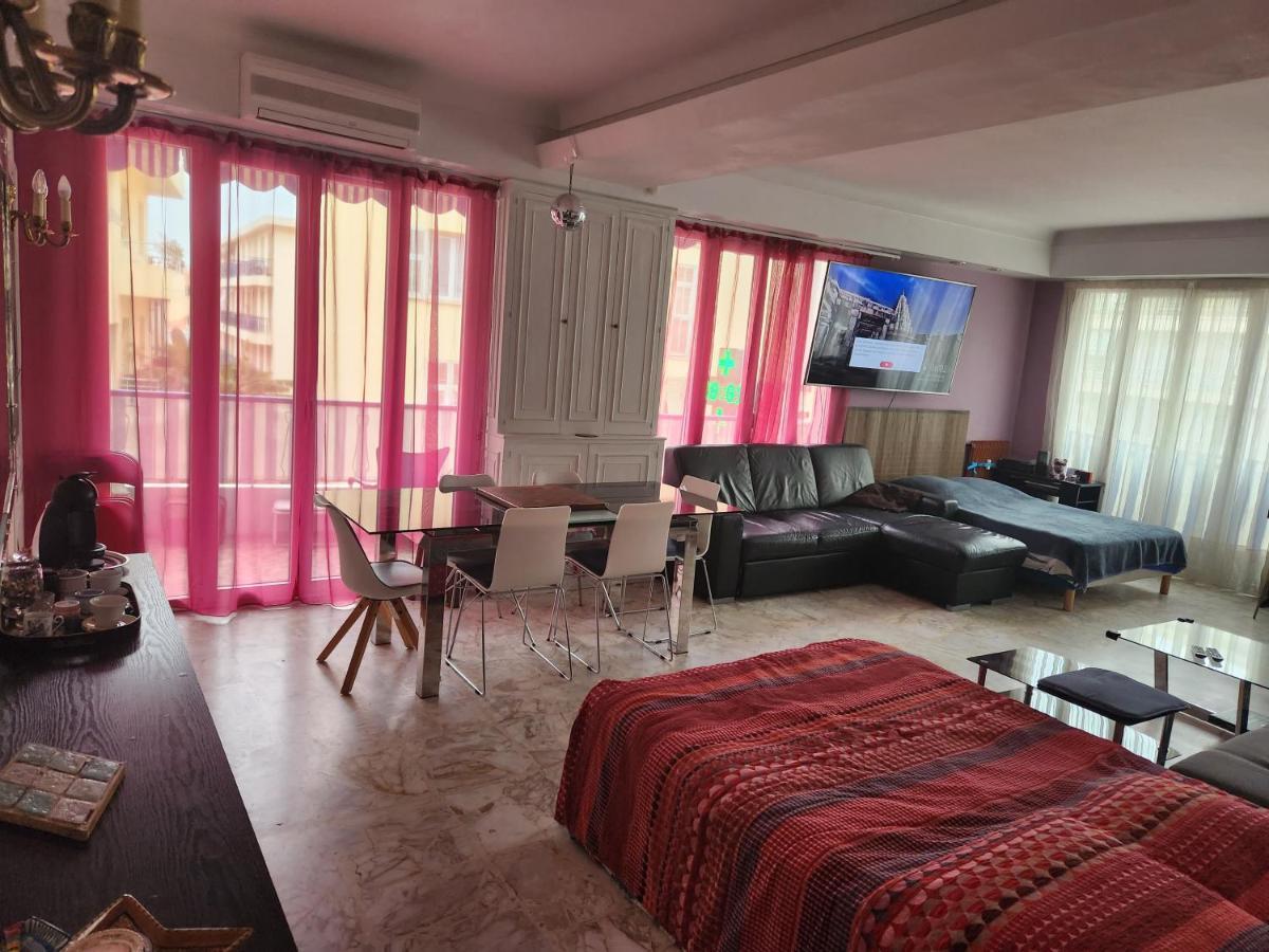 Big Apart 140M2 5Min Walk To Beach Sea &Promenade 3 Double Rooms,Big Living Room 42M2, 3 Showers,9 Beds, Free Parking Nisa Exterior foto