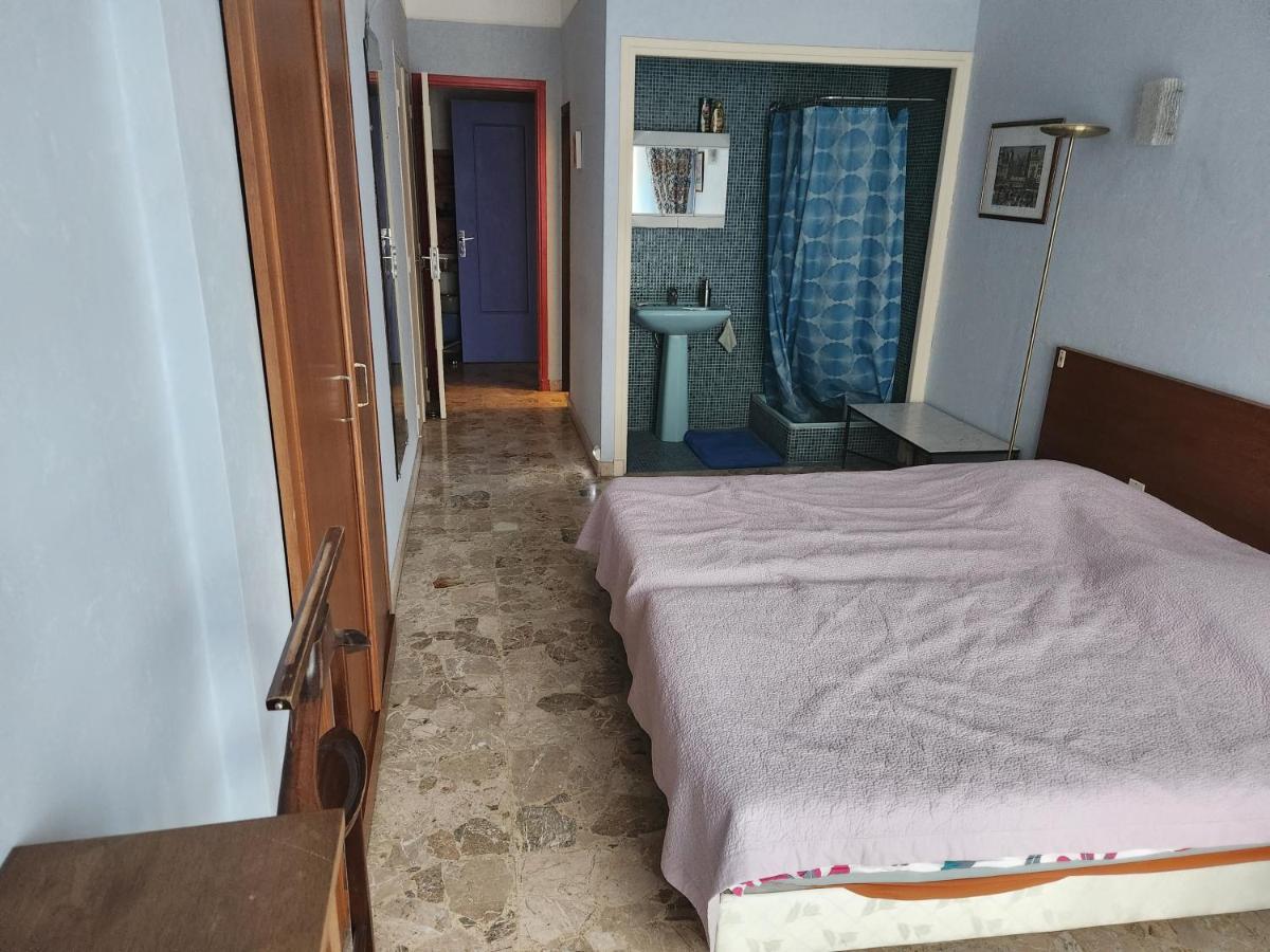 Big Apart 140M2 5Min Walk To Beach Sea &Promenade 3 Double Rooms,Big Living Room 42M2, 3 Showers,9 Beds, Free Parking Nisa Exterior foto