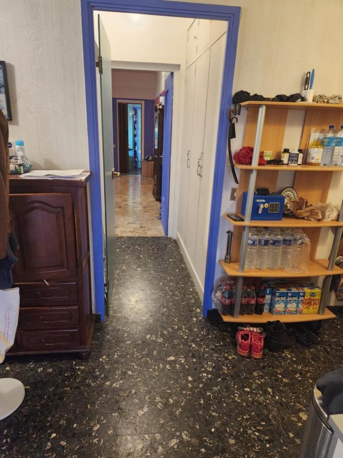 Big Apart 140M2 5Min Walk To Beach Sea &Promenade 3 Double Rooms,Big Living Room 42M2, 3 Showers,9 Beds, Free Parking Nisa Exterior foto