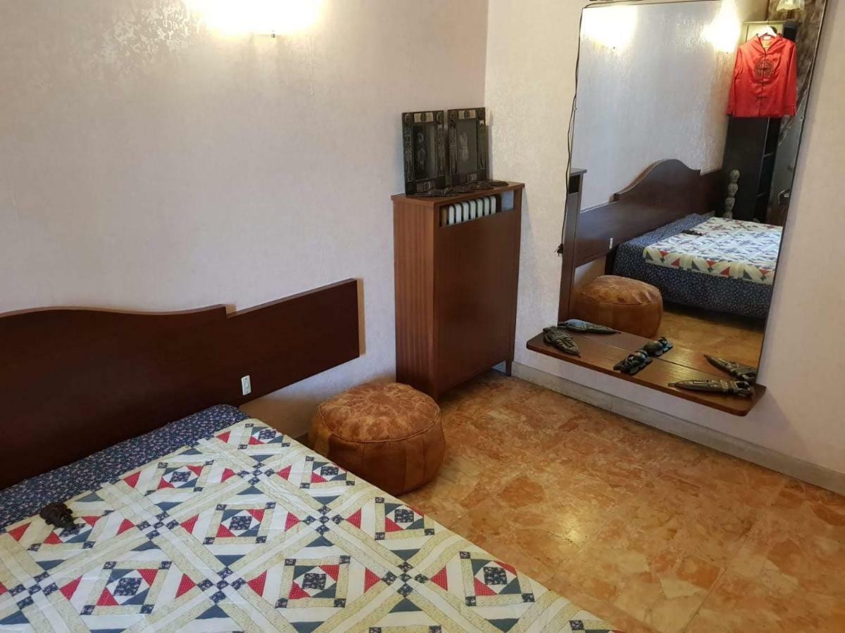 Big Apart 140M2 5Min Walk To Beach Sea &Promenade 3 Double Rooms,Big Living Room 42M2, 3 Showers,9 Beds, Free Parking Nisa Exterior foto