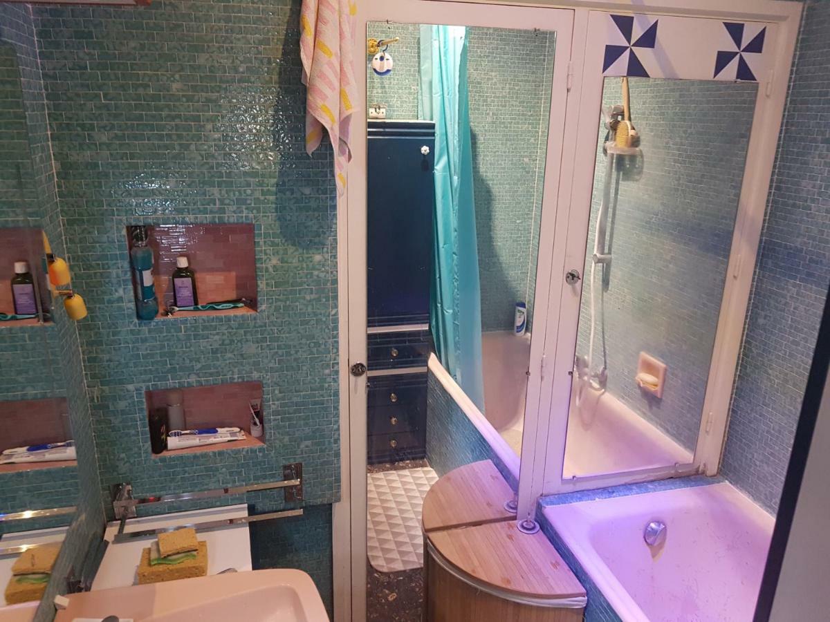 Big Apart 140M2 5Min Walk To Beach Sea &Promenade 3 Double Rooms,Big Living Room 42M2, 3 Showers,9 Beds, Free Parking Nisa Exterior foto
